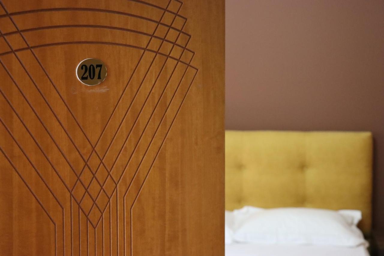 Hotel Ceka Dıraç Dış mekan fotoğraf