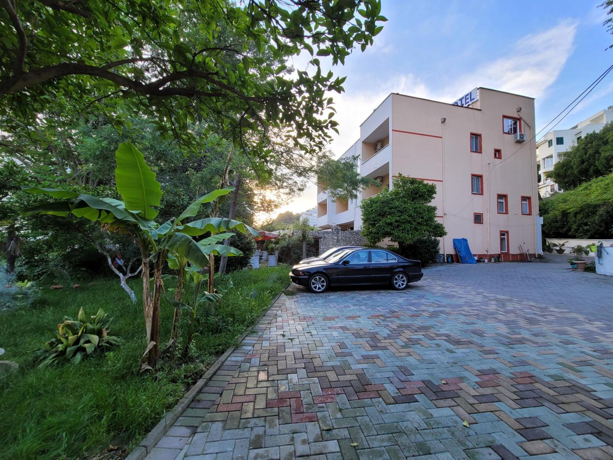 Hotel Ceka Dıraç Dış mekan fotoğraf