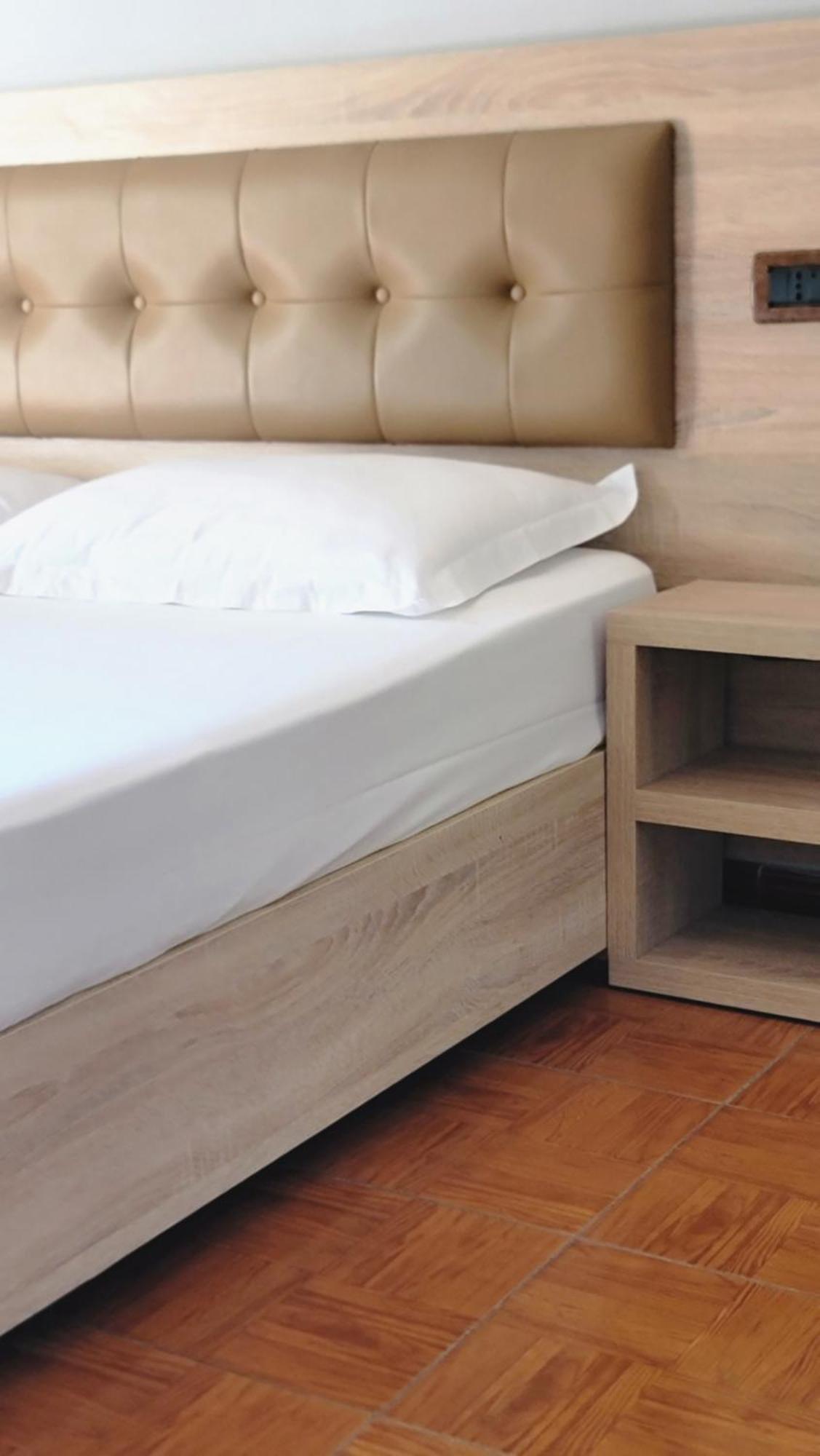Hotel Ceka Dıraç Dış mekan fotoğraf