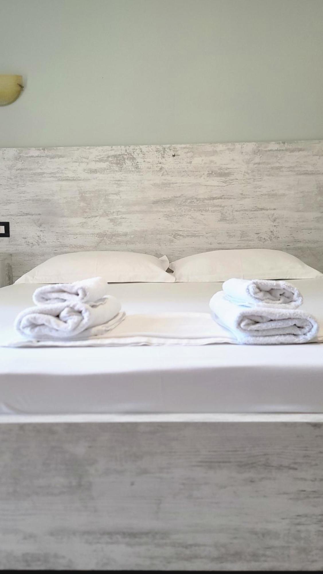 Hotel Ceka Dıraç Dış mekan fotoğraf
