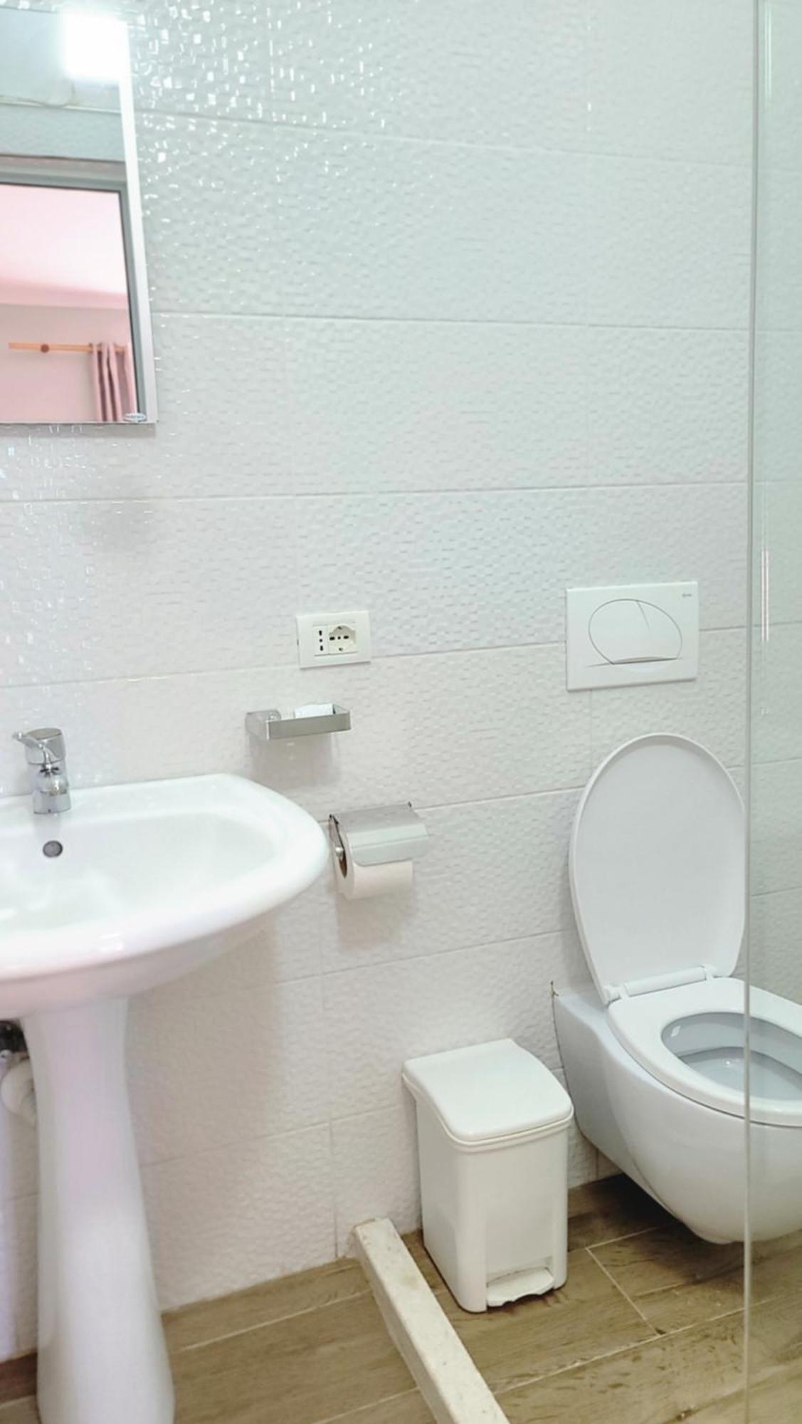 Hotel Ceka Dıraç Dış mekan fotoğraf
