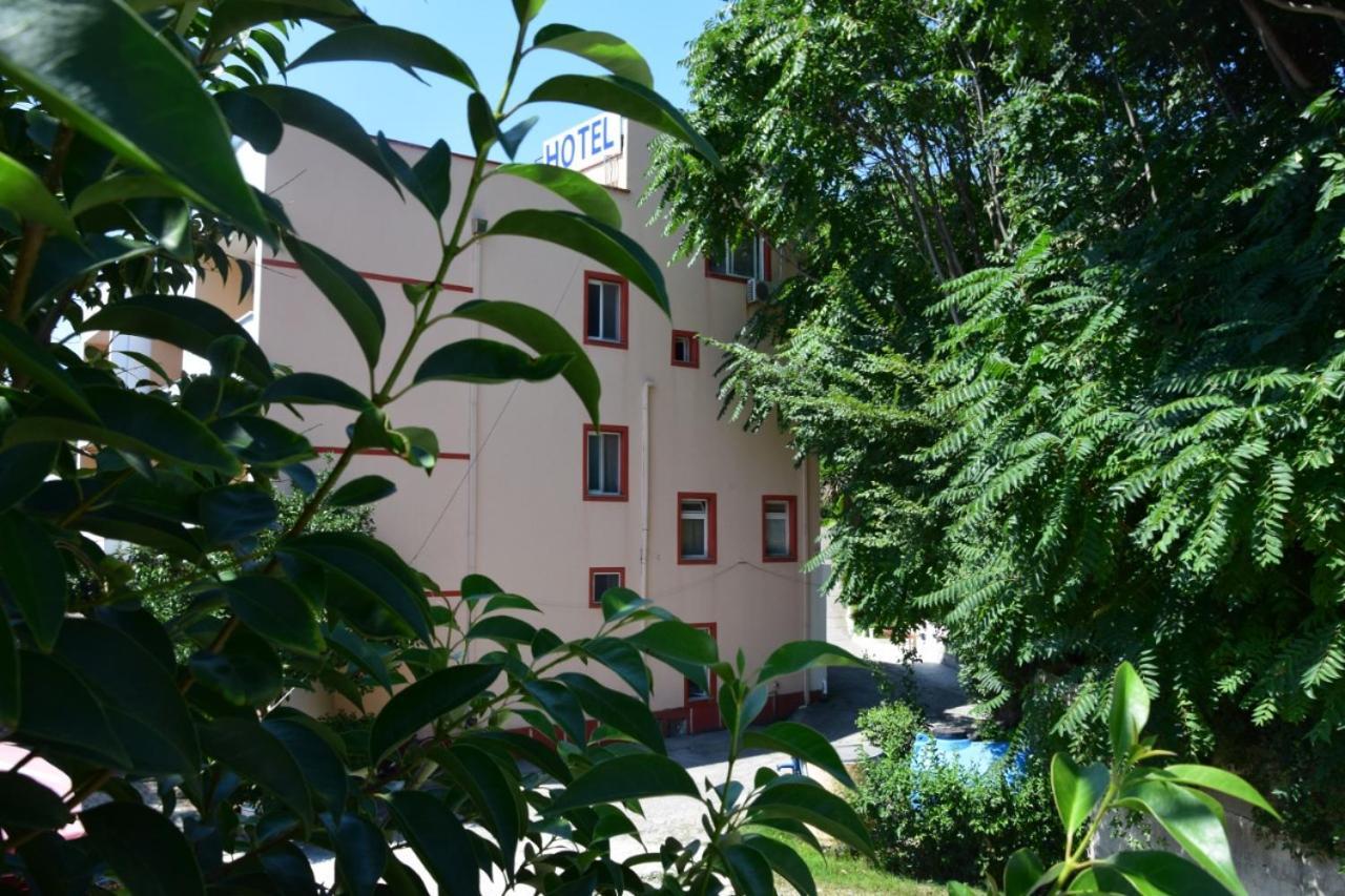 Hotel Ceka Dıraç Dış mekan fotoğraf
